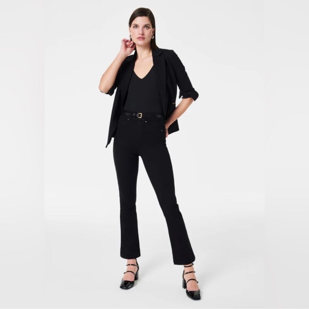 Spanx SPANXshape EveryWear Kick Flare Jeans Clean Black Petite S SP